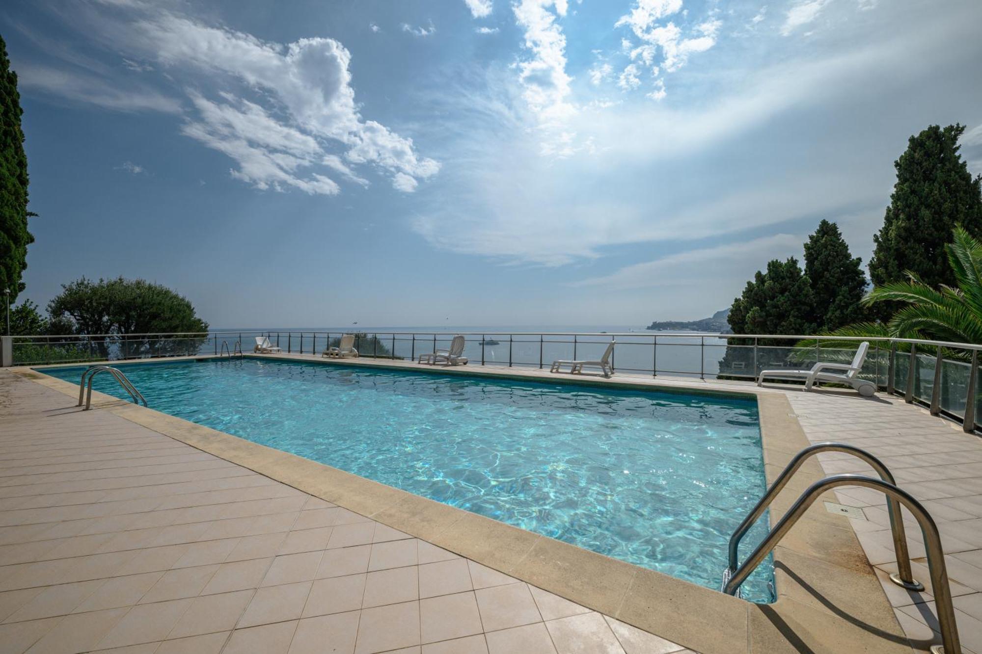 Le Coq Massolin Roquebrune-Cap-Martin Exteriör bild